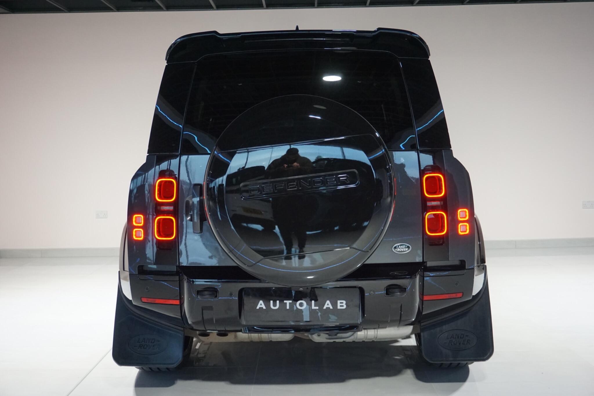 Land Rover Defender 110 3.0 D300 MHEV X-Dynamic HSE SUV 5dr Diesel Auto 4WD Euro 6 (s/s) (300 ps)